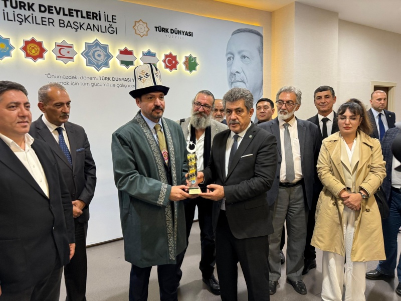 TÜRK DÜNYASI SİNEMACILARINDAN PROF. DR. KÜRŞAD ZORLU’YA ANLAMLI ZİYARET