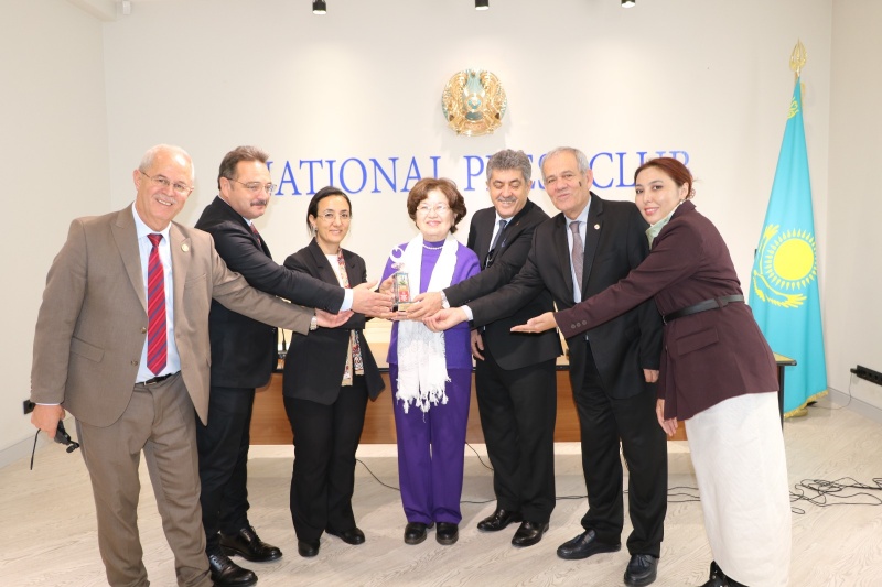 KAZAKİSTAN’DA TÜRK DÜNYASI GAZETECİLER BULUŞMASI 